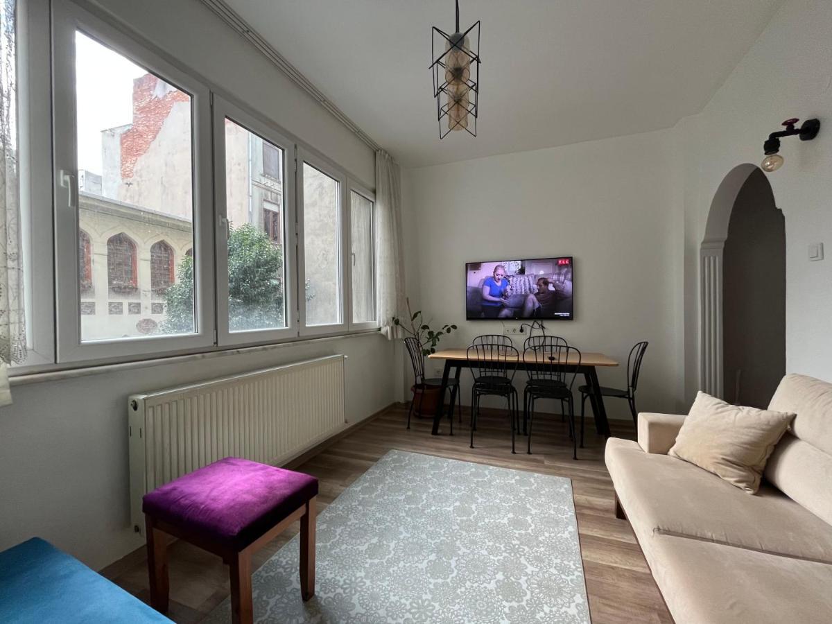 Centrally Located, 2+1 House In Taksim, Cihangir Appartement Istanboel Buitenkant foto