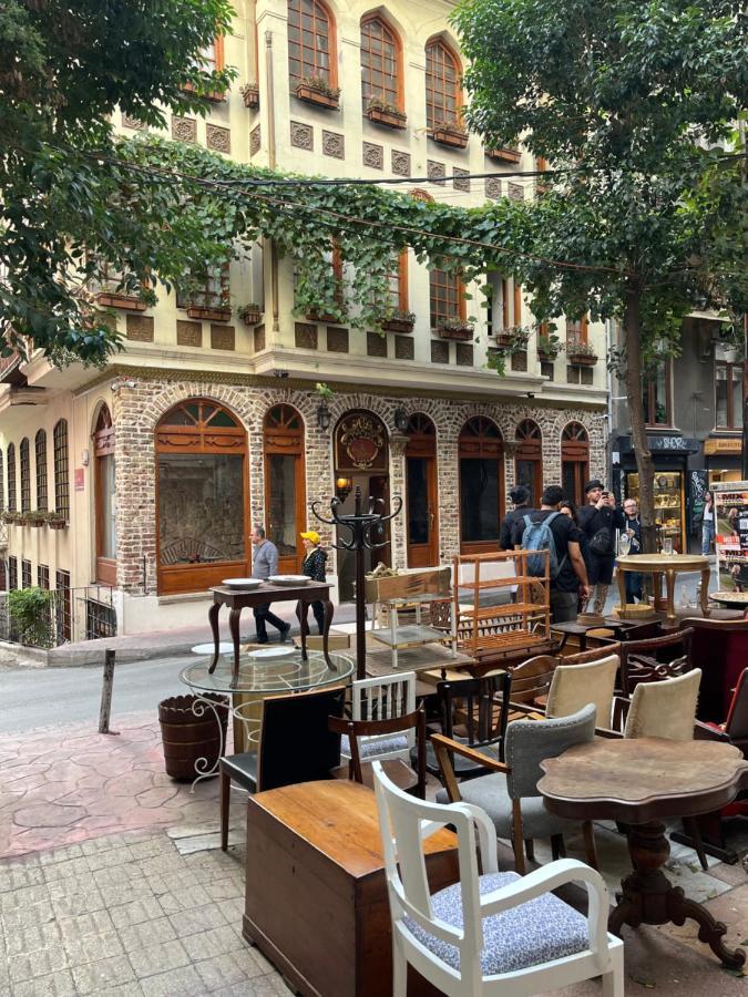 Centrally Located, 2+1 House In Taksim, Cihangir Appartement Istanboel Buitenkant foto