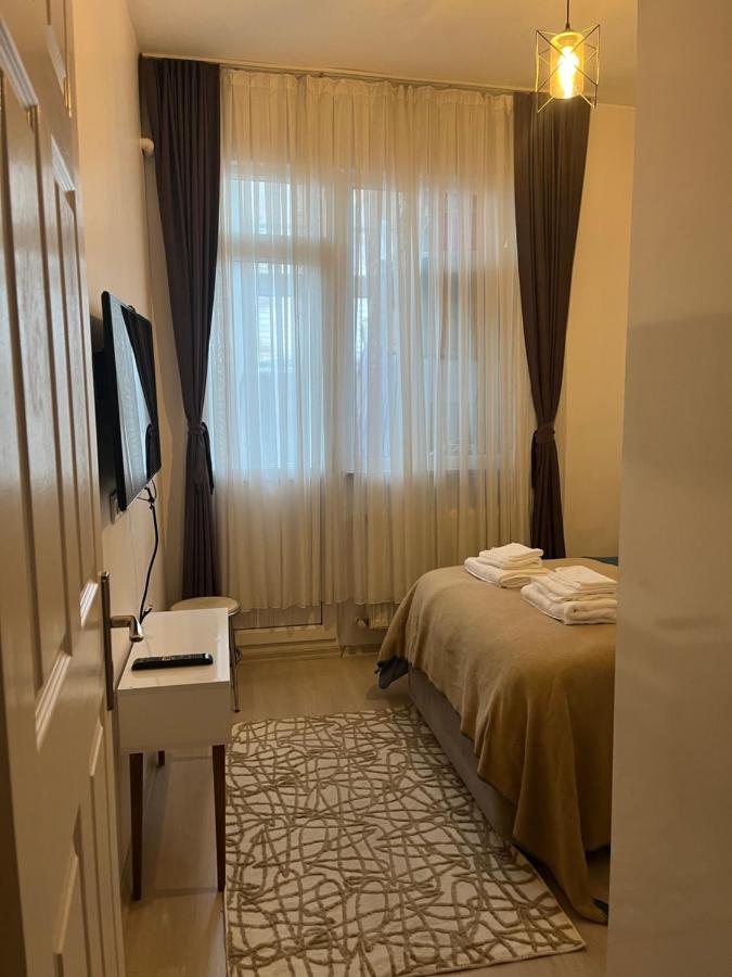 Centrally Located, 2+1 House In Taksim, Cihangir Appartement Istanboel Buitenkant foto