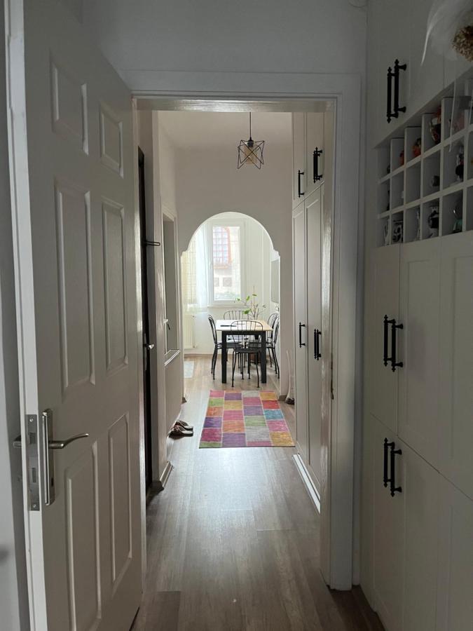 Centrally Located, 2+1 House In Taksim, Cihangir Appartement Istanboel Buitenkant foto