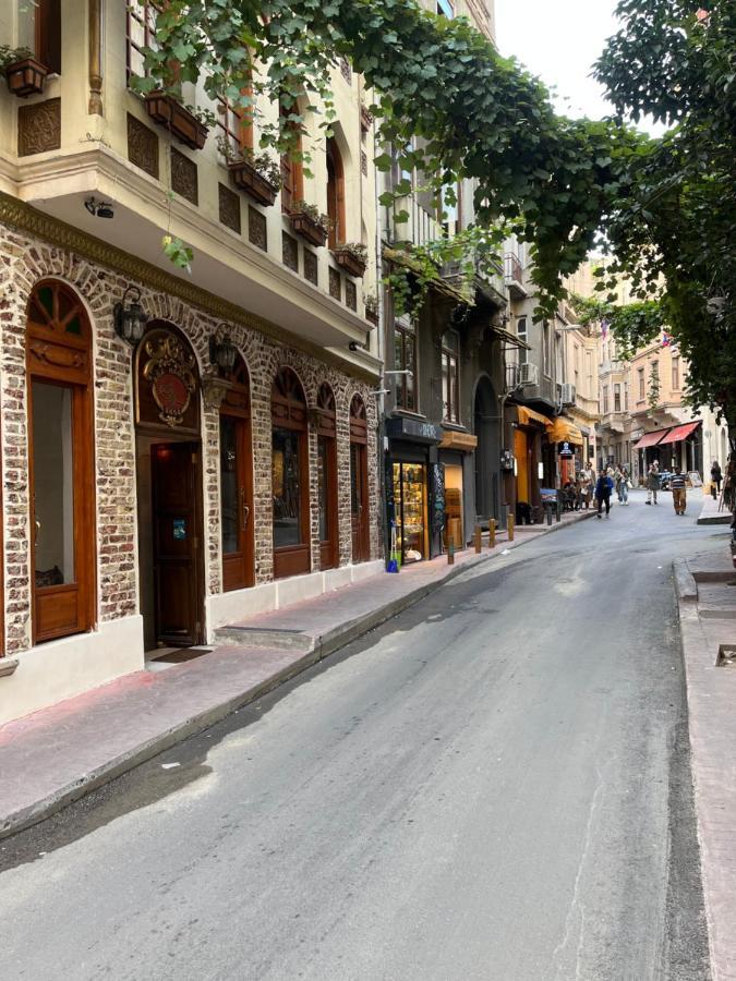 Centrally Located, 2+1 House In Taksim, Cihangir Appartement Istanboel Buitenkant foto