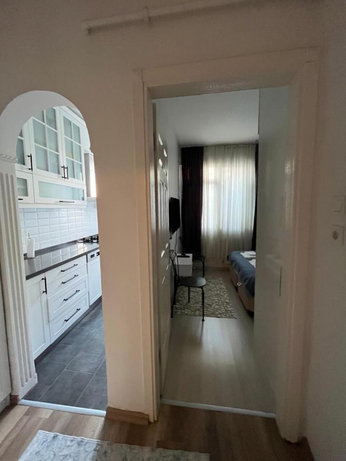 Centrally Located, 2+1 House In Taksim, Cihangir Appartement Istanboel Buitenkant foto