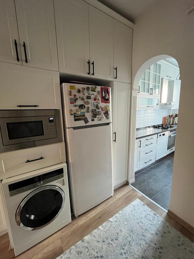 Centrally Located, 2+1 House In Taksim, Cihangir Appartement Istanboel Buitenkant foto