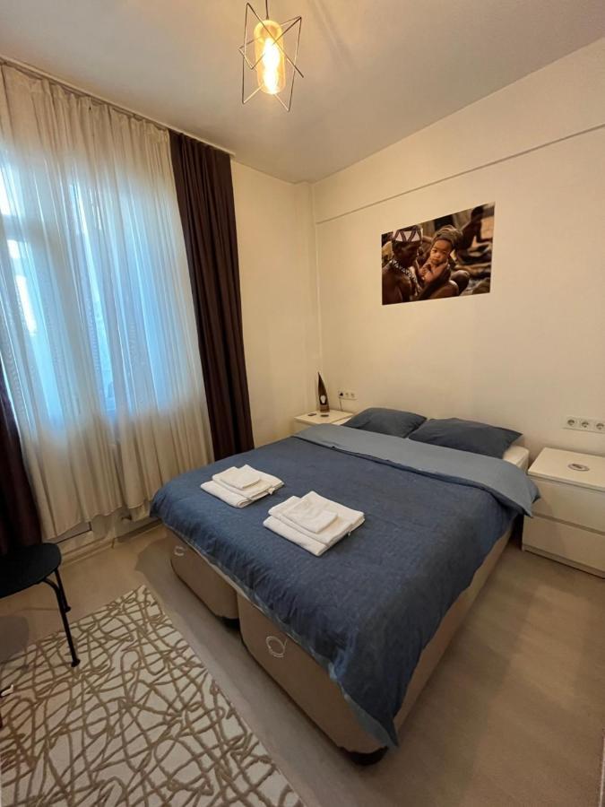 Centrally Located, 2+1 House In Taksim, Cihangir Appartement Istanboel Buitenkant foto