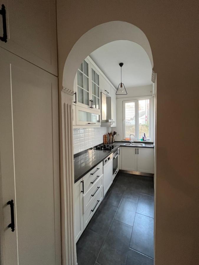 Centrally Located, 2+1 House In Taksim, Cihangir Appartement Istanboel Buitenkant foto