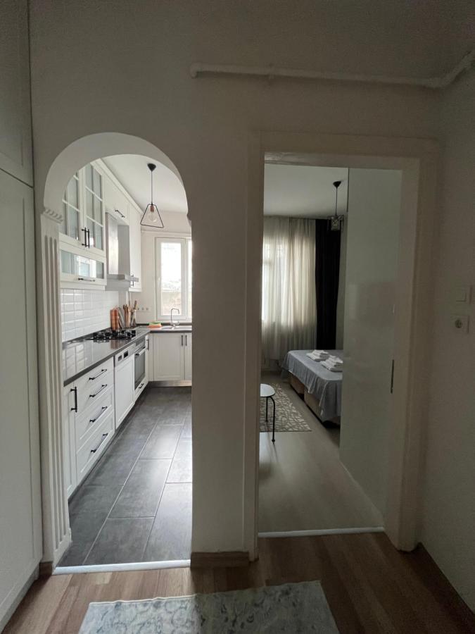 Centrally Located, 2+1 House In Taksim, Cihangir Appartement Istanboel Buitenkant foto