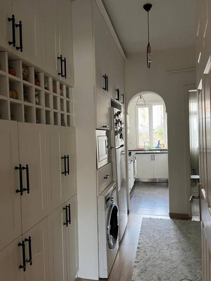 Centrally Located, 2+1 House In Taksim, Cihangir Appartement Istanboel Buitenkant foto
