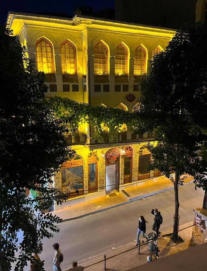 Centrally Located, 2+1 House In Taksim, Cihangir Appartement Istanboel Buitenkant foto