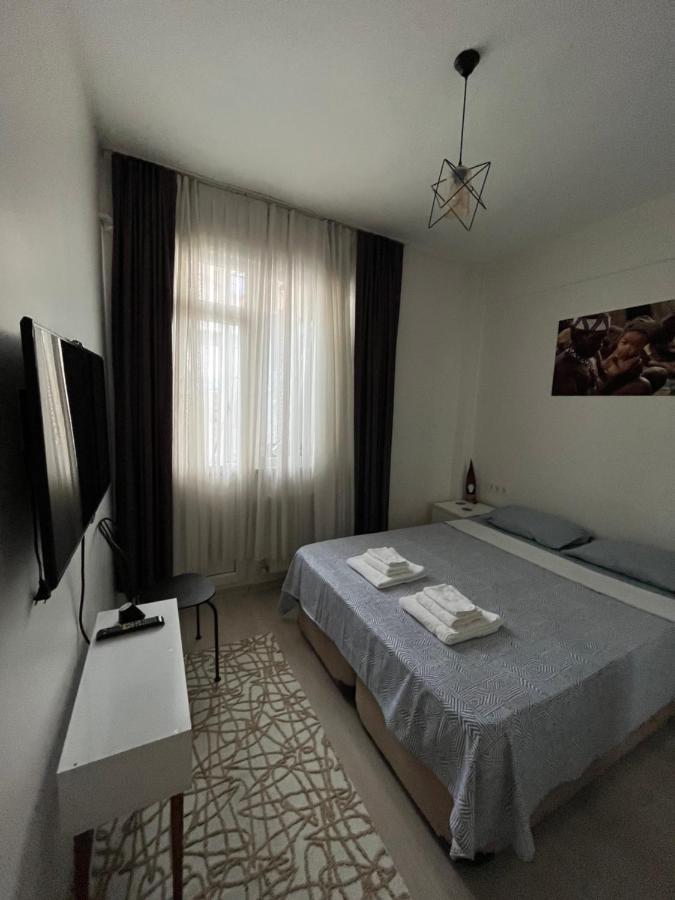 Centrally Located, 2+1 House In Taksim, Cihangir Appartement Istanboel Buitenkant foto