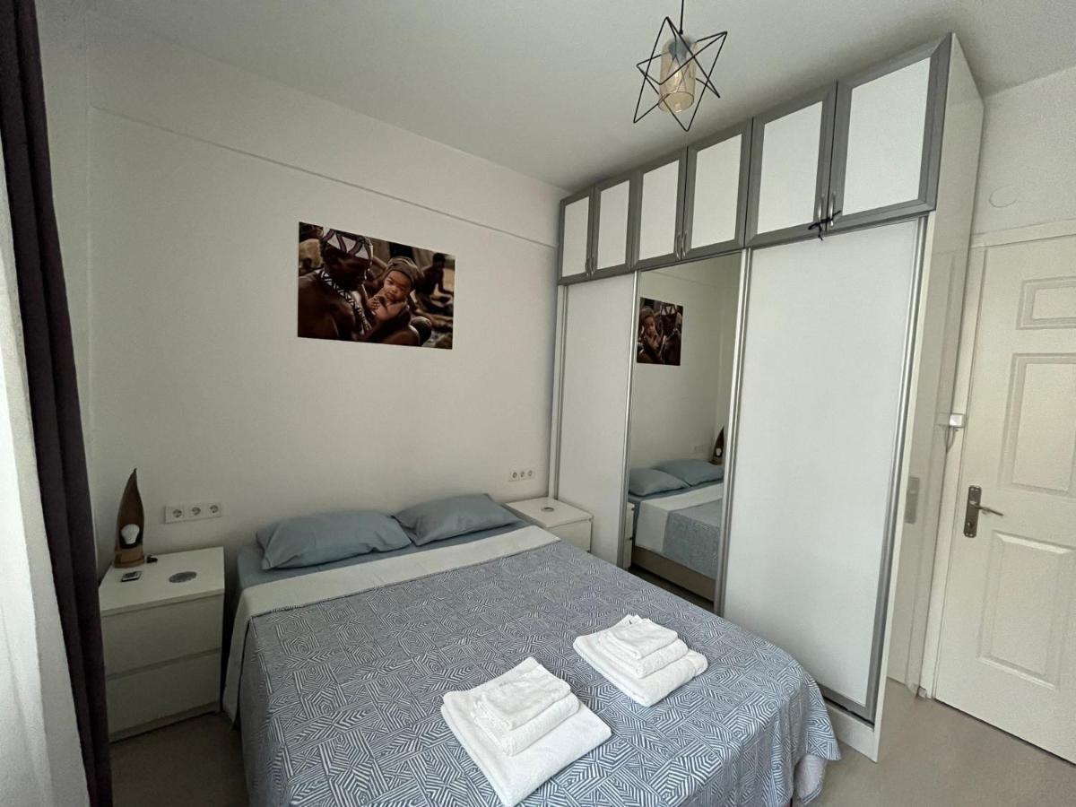 Centrally Located, 2+1 House In Taksim, Cihangir Appartement Istanboel Buitenkant foto